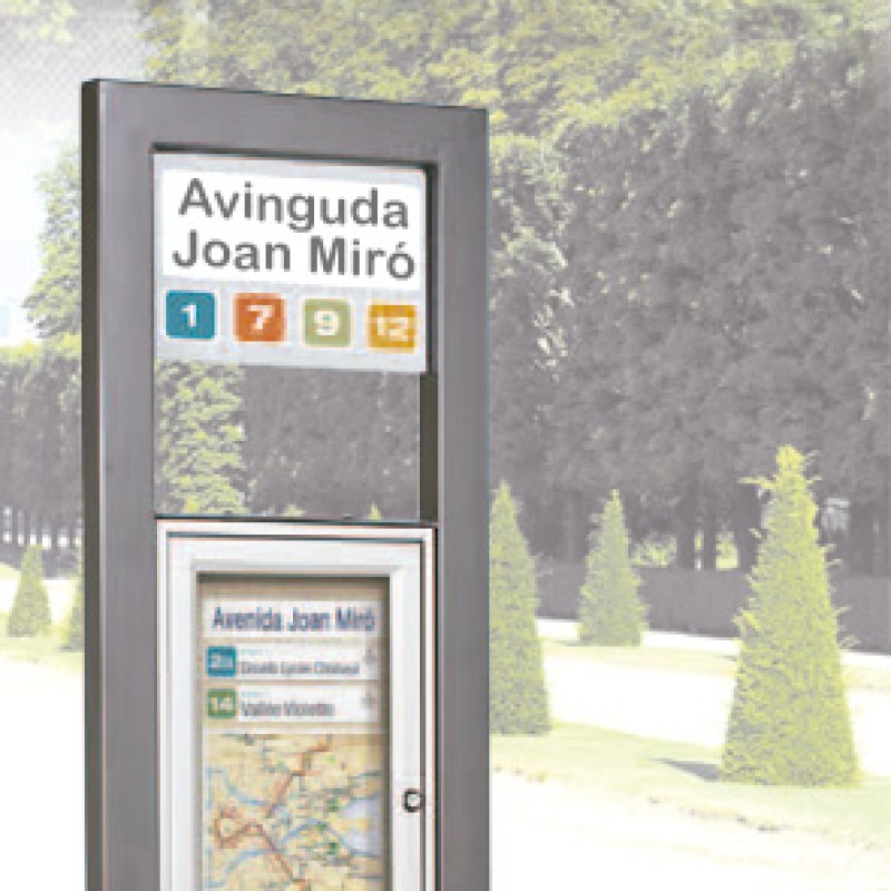 Tòtem parada d'autobús Milà